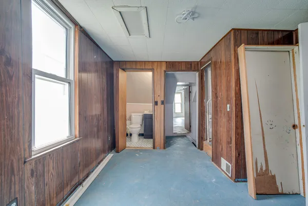 $124,900 | 235 5th Street, Manistee, MI 49660