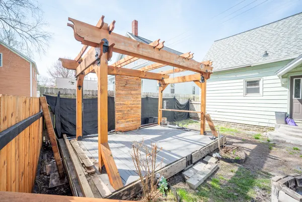 $124,900 | 235 5th Street, Manistee, MI 49660