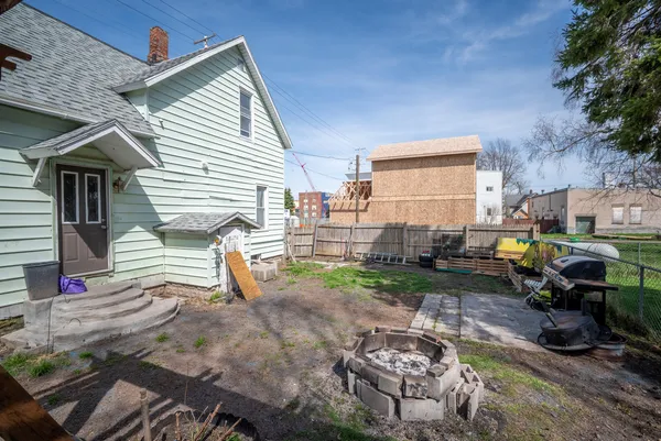 $124,900 | 235 5th Street, Manistee, MI 49660