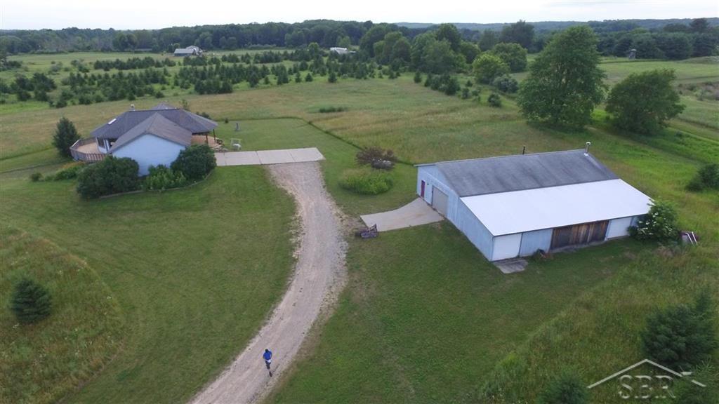 6085 Round Lake Road Gladwin, MI 48624 - Photo 34 of 38