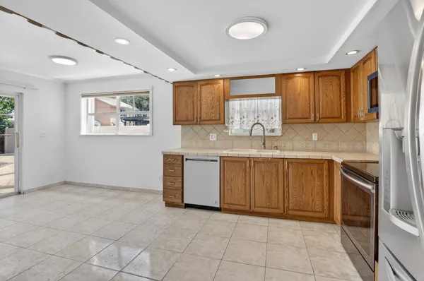 $3,200 | 5514 Southwest 44th Terrace, Dania Beach, FL 33314