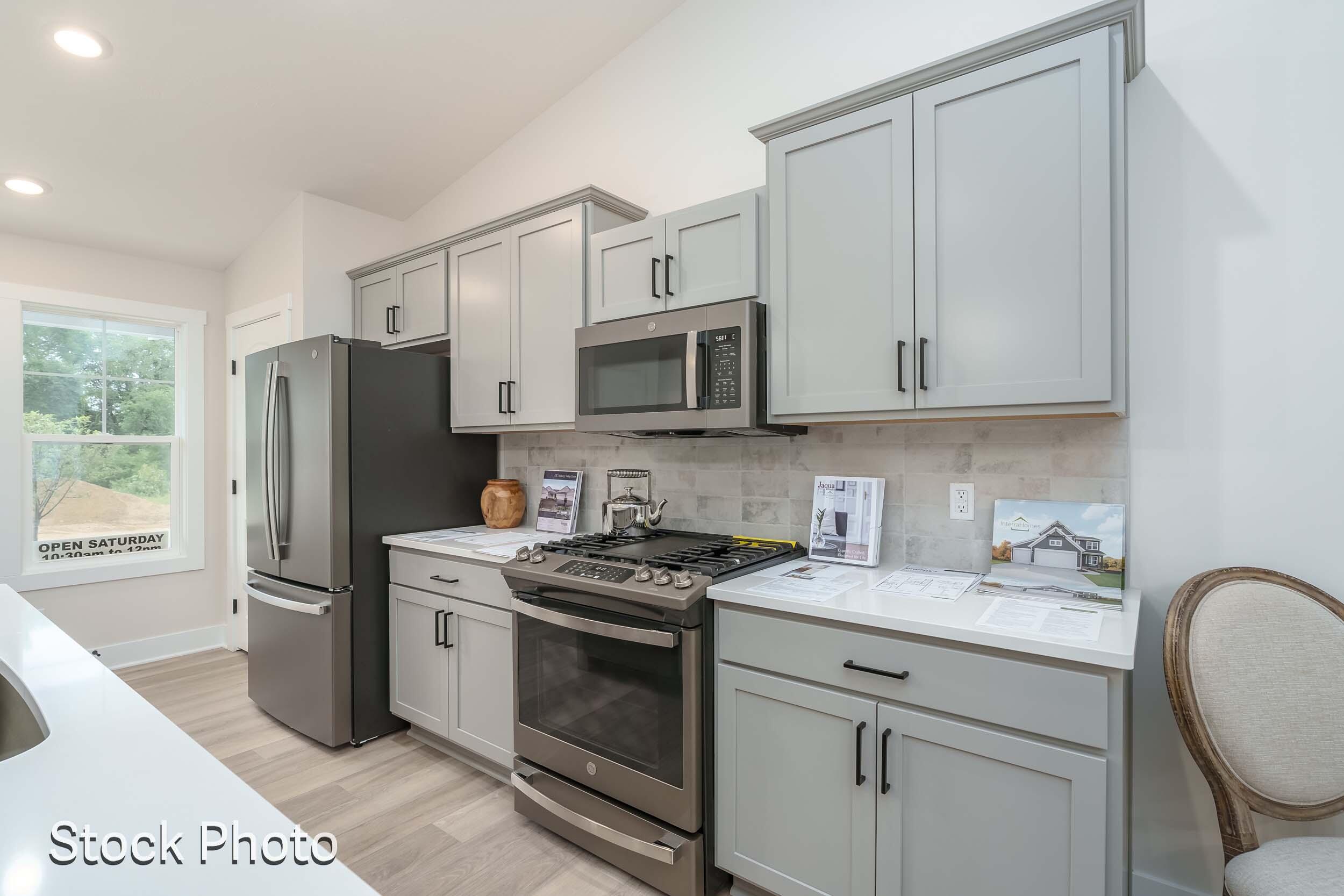 327 Round Hill Road Kalamazoo, MI 49009 - Photo 7 of 28 Hickory_Valley_Dr_196_Kalamazoo_49009-5_