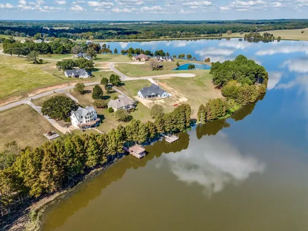 $899,000 | 5848 Lago Vista, Athens, TX 75752