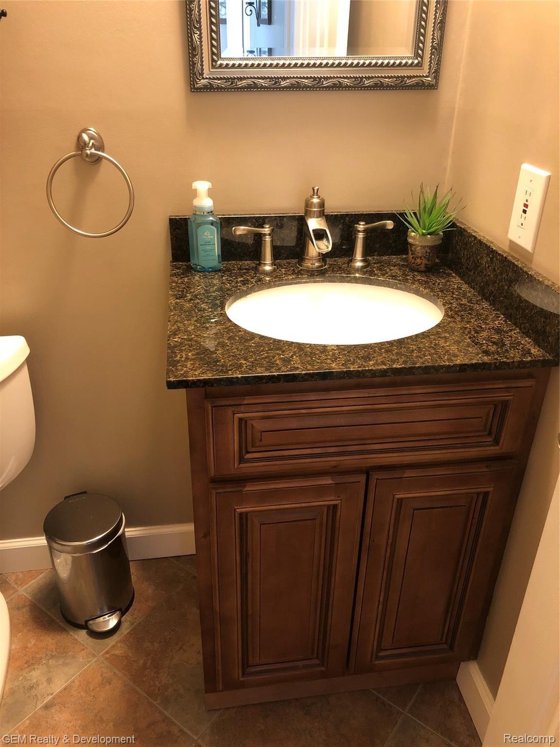 18810 Gill Road Livonia, MI 48152 - Photo 10 of 43 IMG_5313.jpeg
