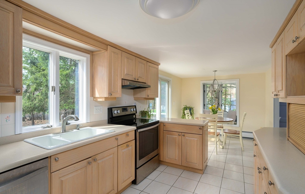 32 Flagg Road Southborough, MA 01772 - Photo 8 of 36 Gallery Image 8