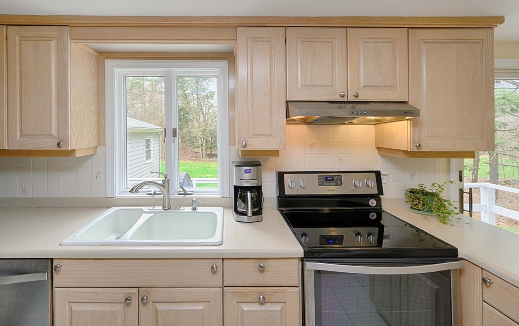 32 Flagg Road Southborough, MA 01772 - Photo 9 of 36 Gallery Image 9