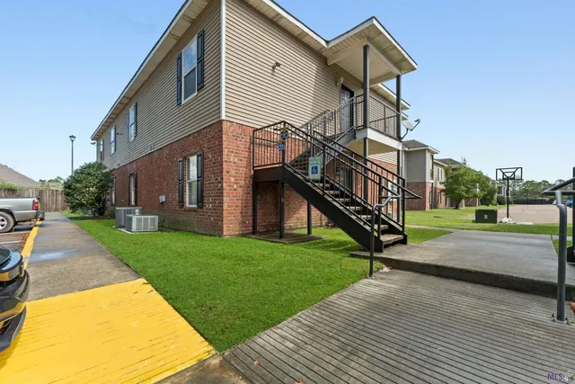 $1,200 | 31855 Highway 16, Unit 1304, Denham Springs, LA 70726