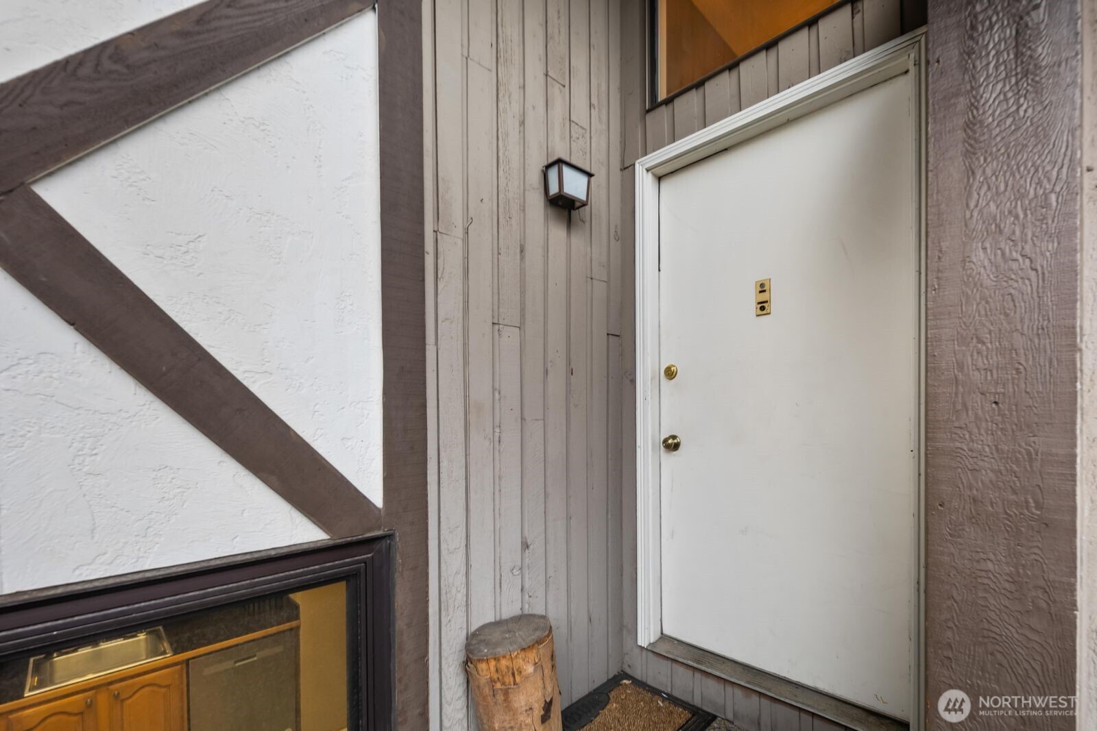 323 Southwest 112th Street, Unit 102 Seattle, WA 98146 - Photo 3 of 32