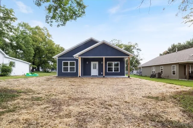114 North Grand Avenue, Eldon, MO 65026