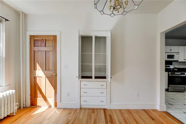 $3,200 | 577 Spring Street, Newport, RI 02840