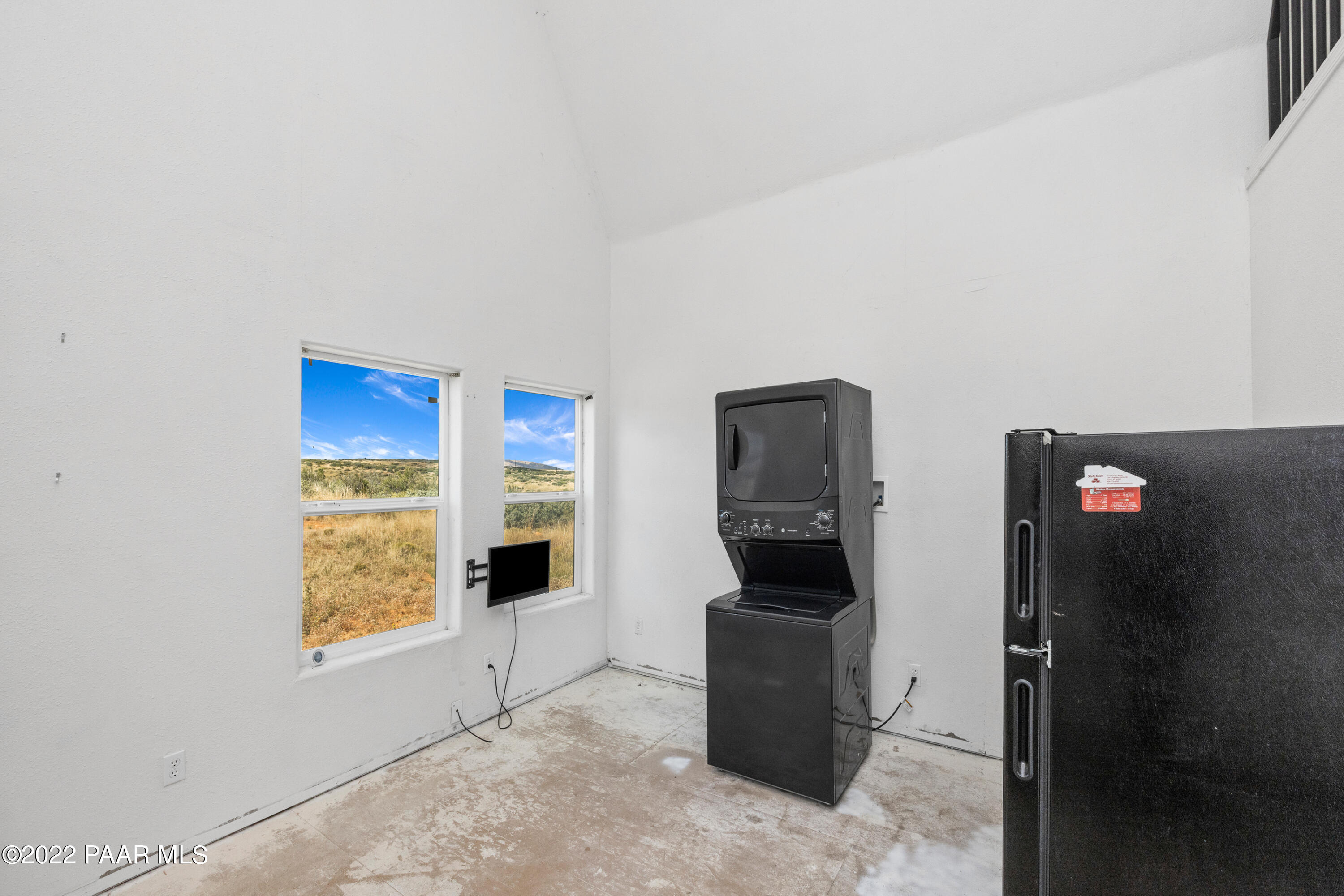 9698 East Ringold Road Dewey, AZ 86327 - Photo 7 of 23 007_Living Room