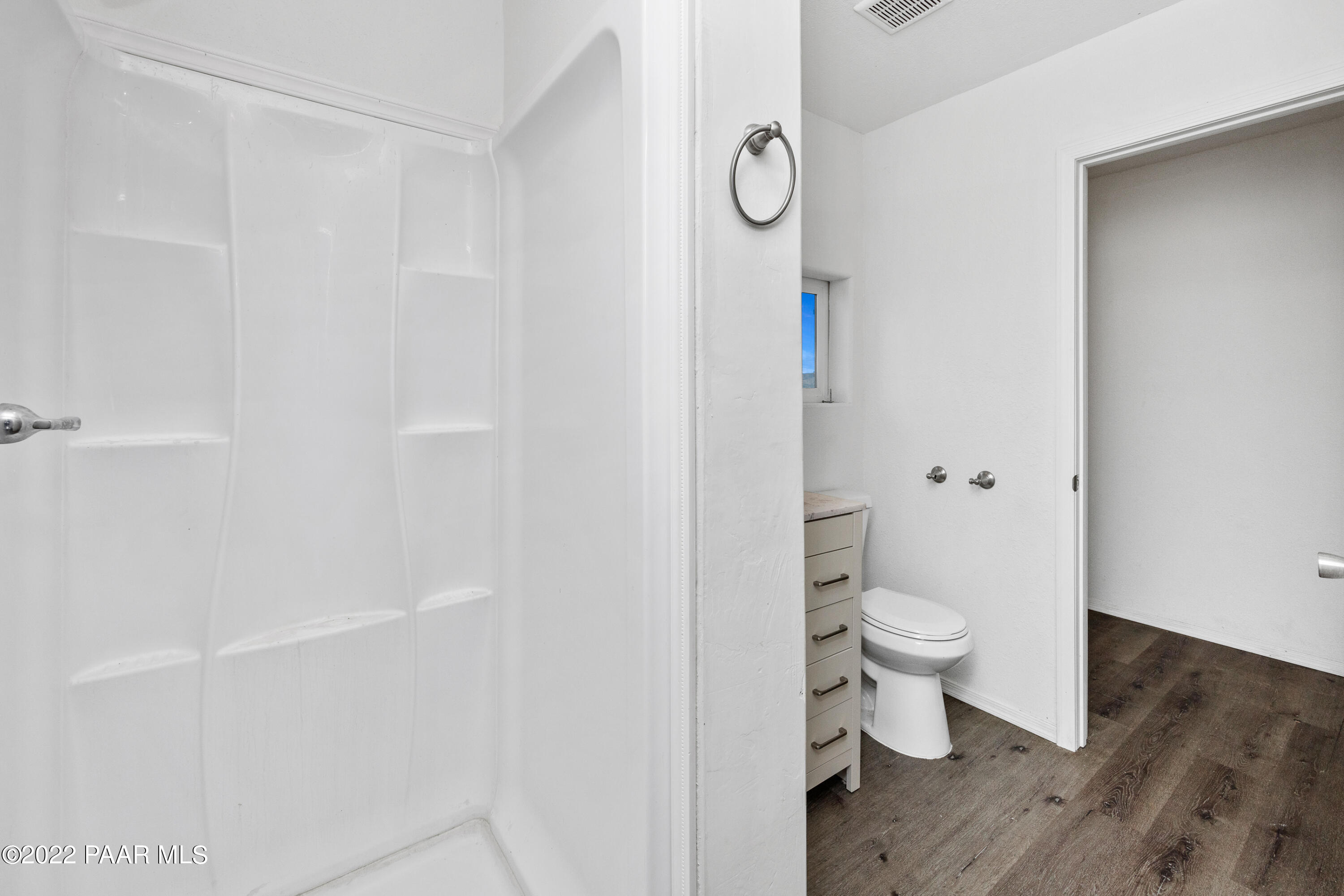 9698 East Ringold Road Dewey, AZ 86327 - Photo 8 of 23 008_Bathroom