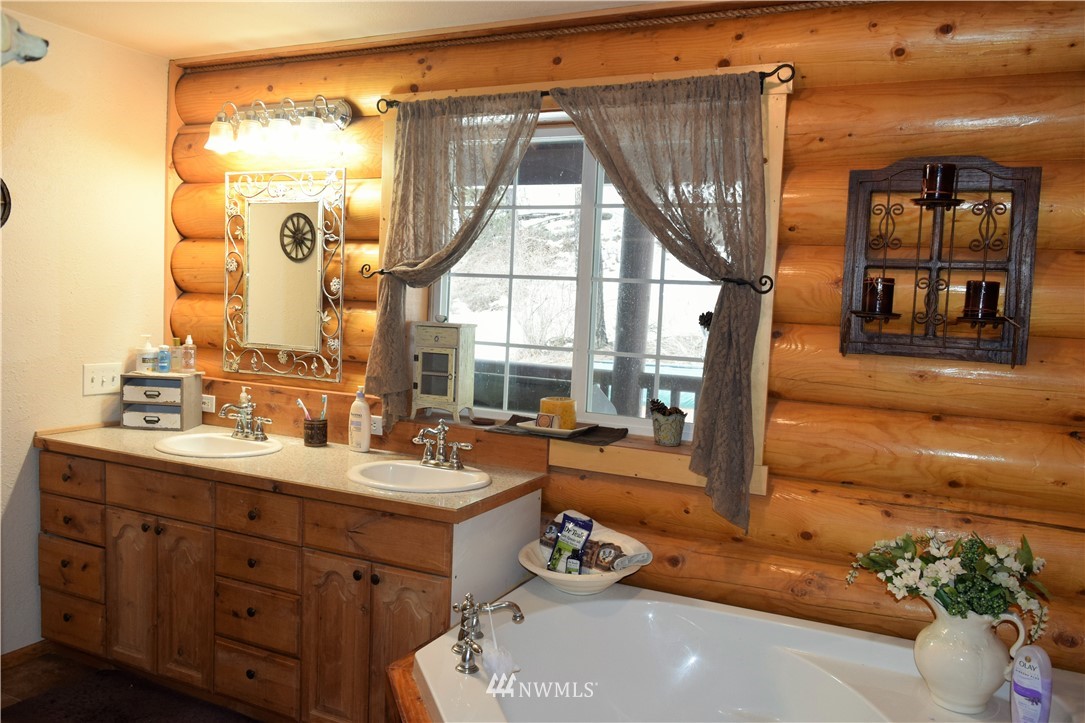 9100 Olalla Canyon Road Cashmere, WA 98815 - Photo 8 of 22 Gallery Image 8