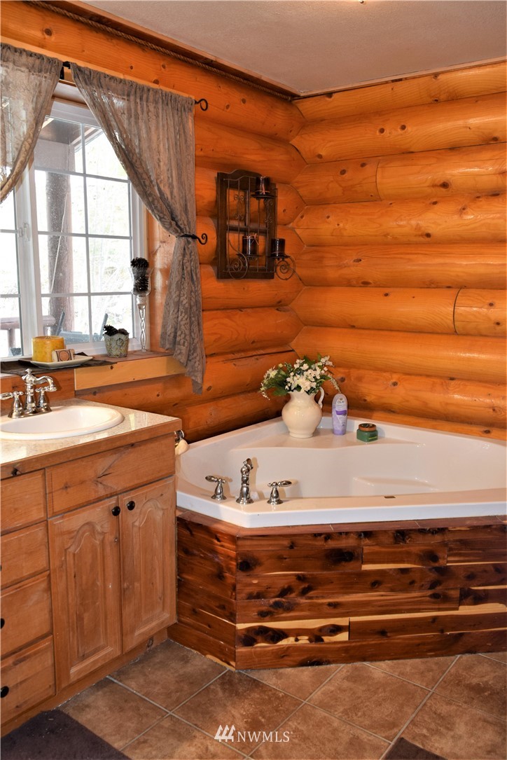 9100 Olalla Canyon Road Cashmere, WA 98815 - Photo 9 of 22 Gallery Image 9