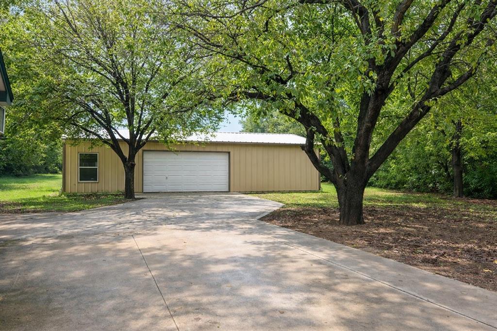 511 Rogers Road Newark, TX 76071 - Photo 2 of 19