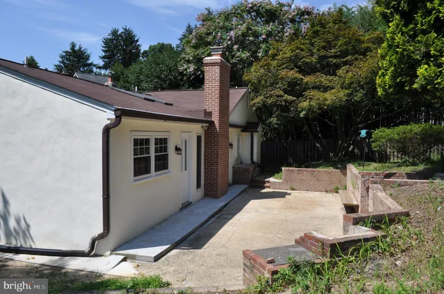 a view of outdoor space yard and patio