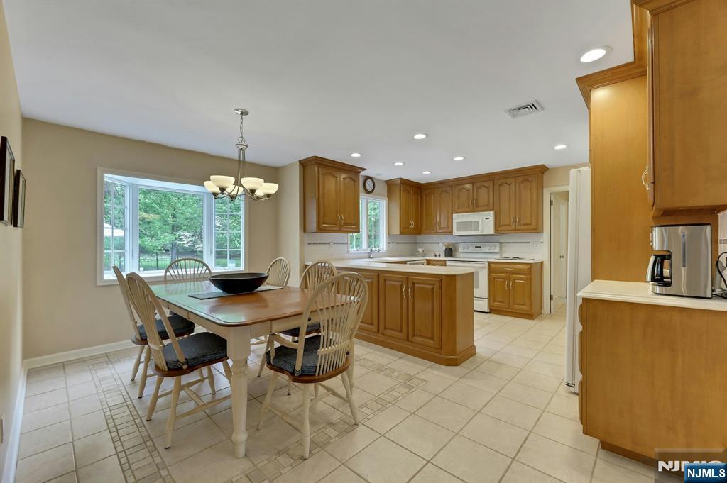 37 Longridge Road Montvale, NJ 07645 - Photo 12 of 43