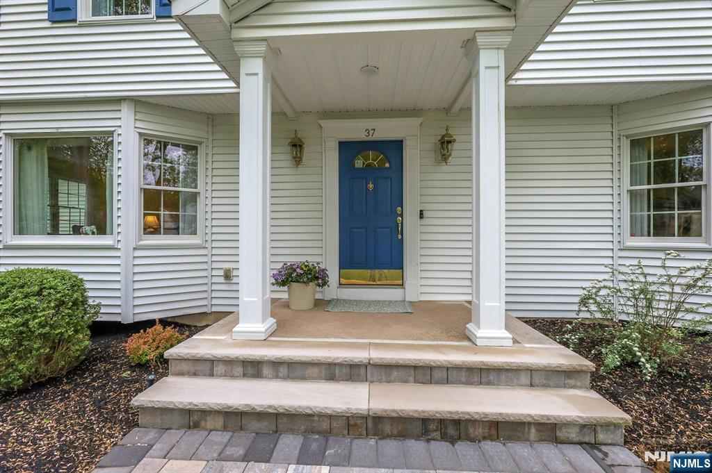 37 Longridge Road Montvale, NJ 07645 - Photo 3 of 43