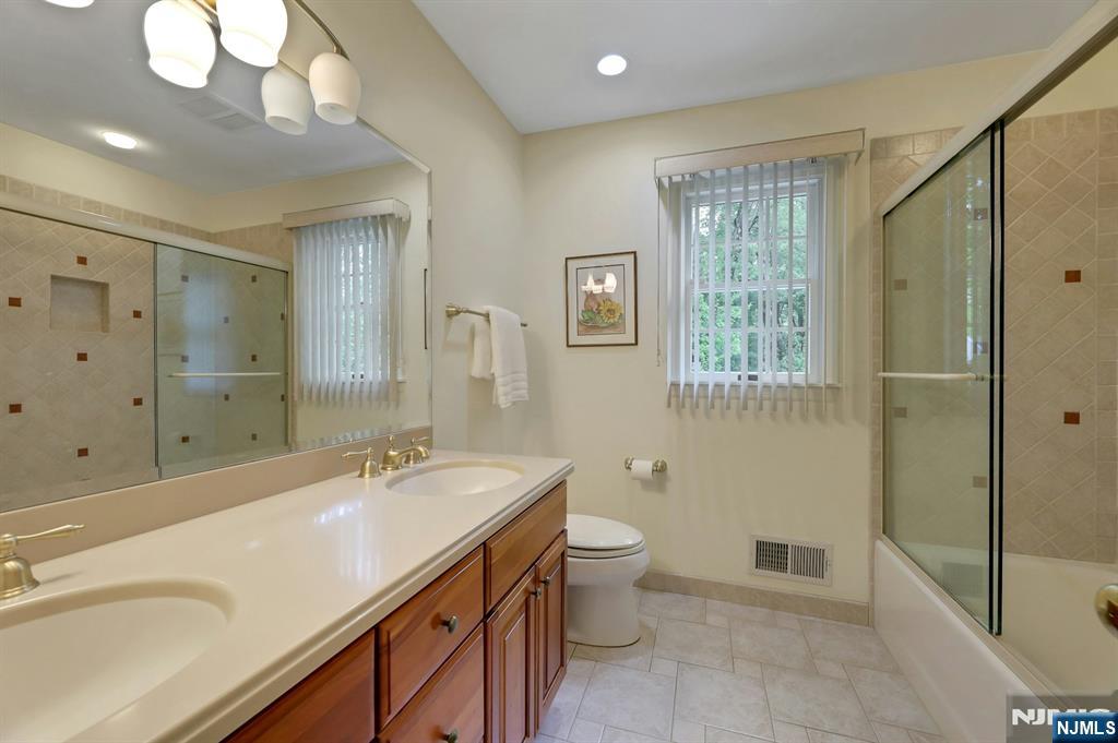 37 Longridge Road Montvale, NJ 07645 - Photo 34 of 43