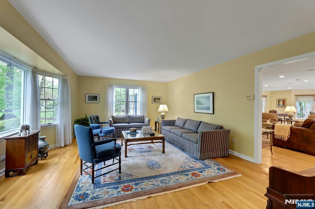 37 Longridge Road Montvale, NJ 07645 - Photo 5 of 43