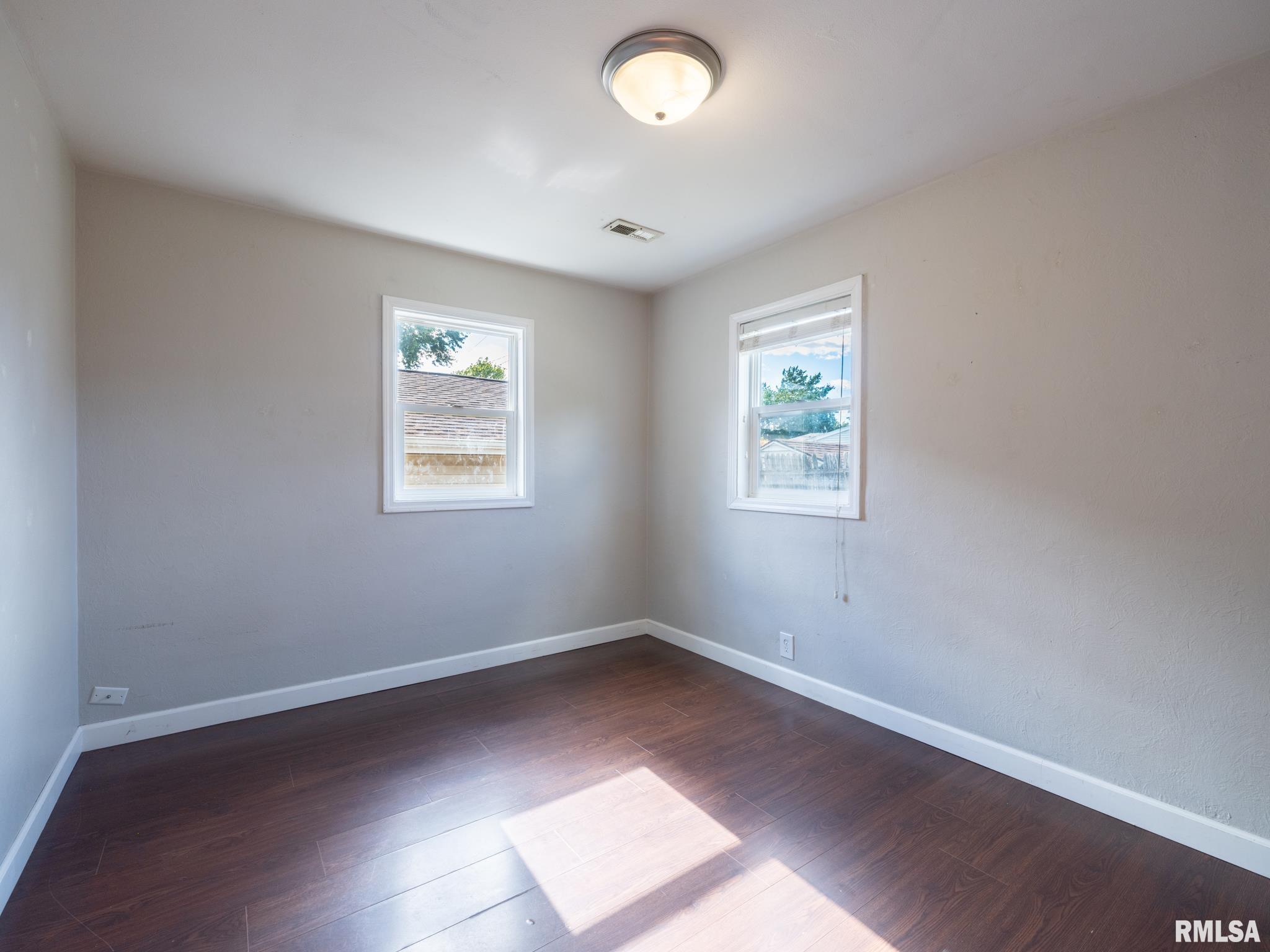 1409 Bush Street Pekin, IL 61554 - Photo 25 of 33