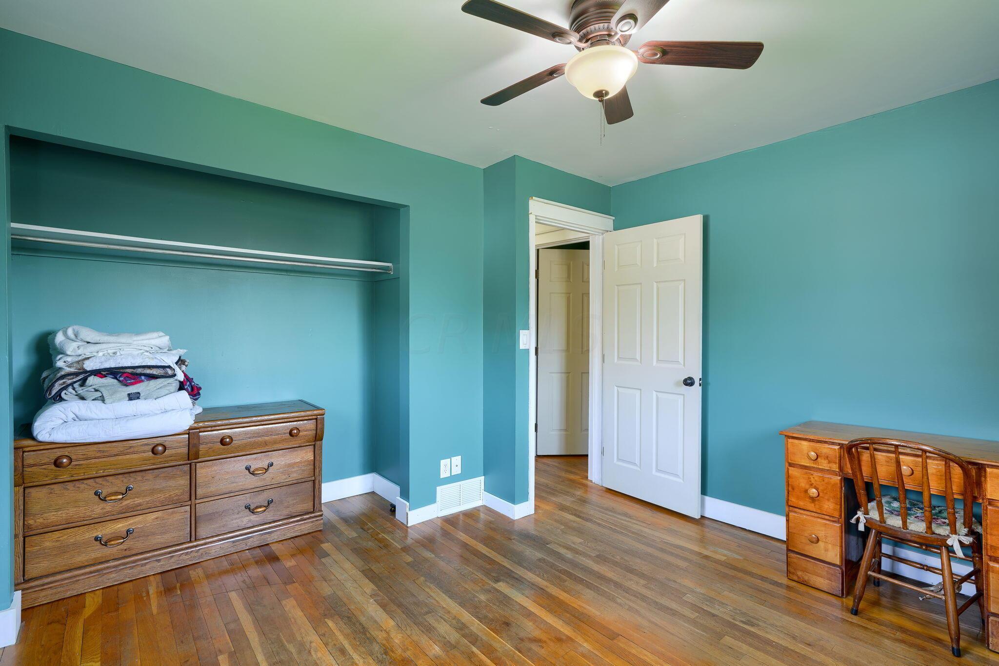 2493 East Howard Road Columbus, OH 43207 - Photo 27 of 39 2493 E Howard Rd (47)