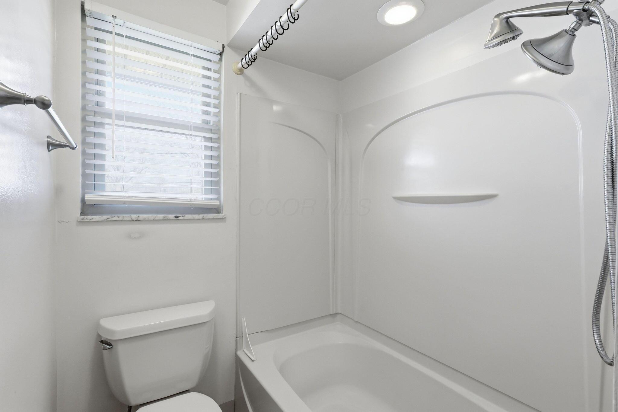 6050 Karl Road Columbus, OH 43229 - Photo 28 of 52 28-web-or-mls-G02A1761
