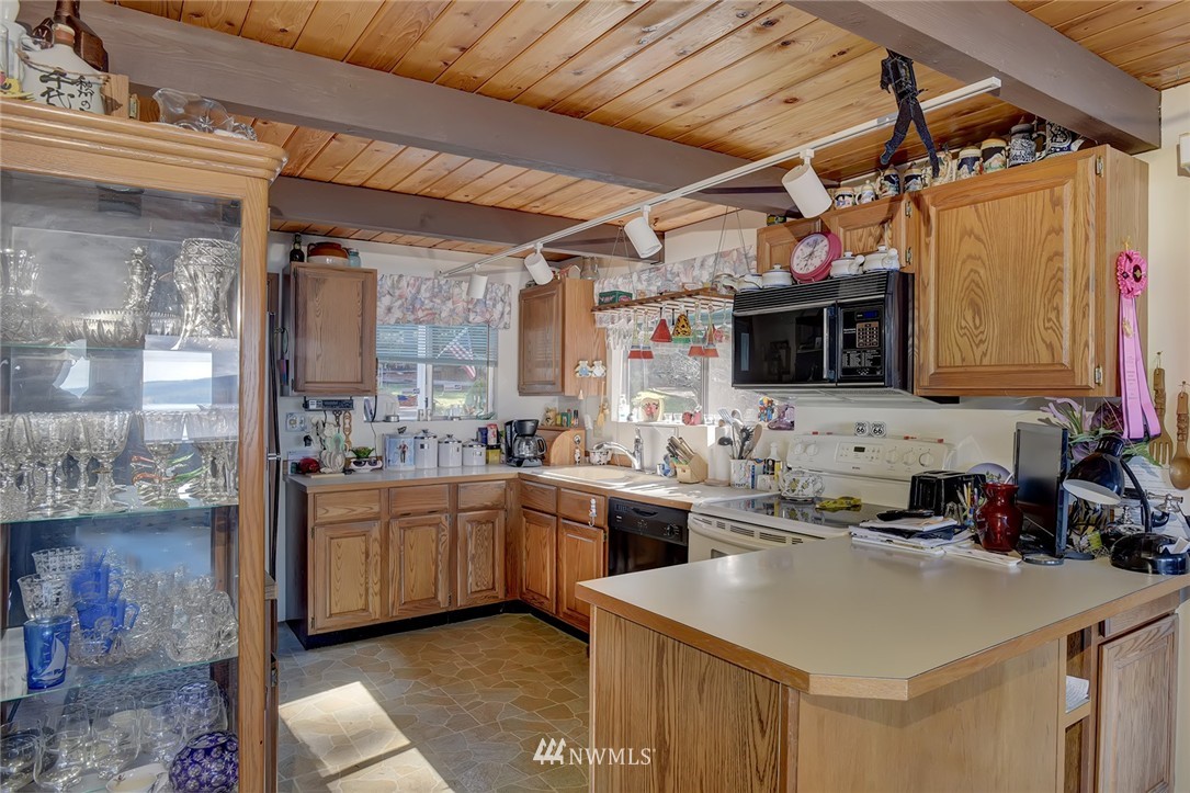 340 Adelma Beach Road Port Townsend, WA 98368 - Photo 8 of 25 Gallery Image 8