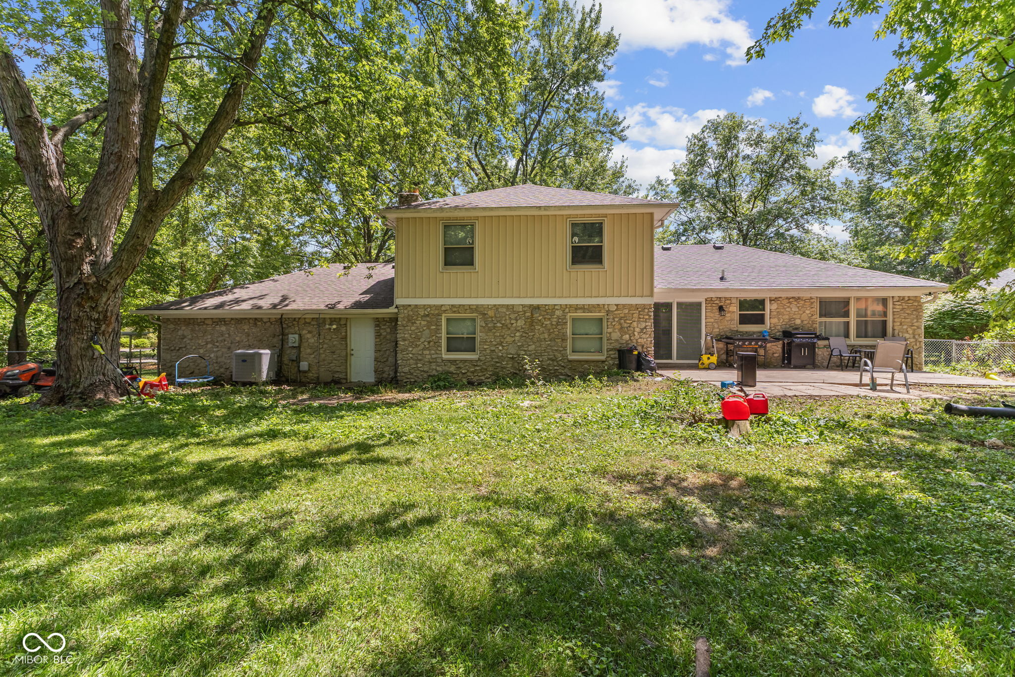 1930 Bechtel Road Indianapolis, IN 46260 - Photo 2 of 52
