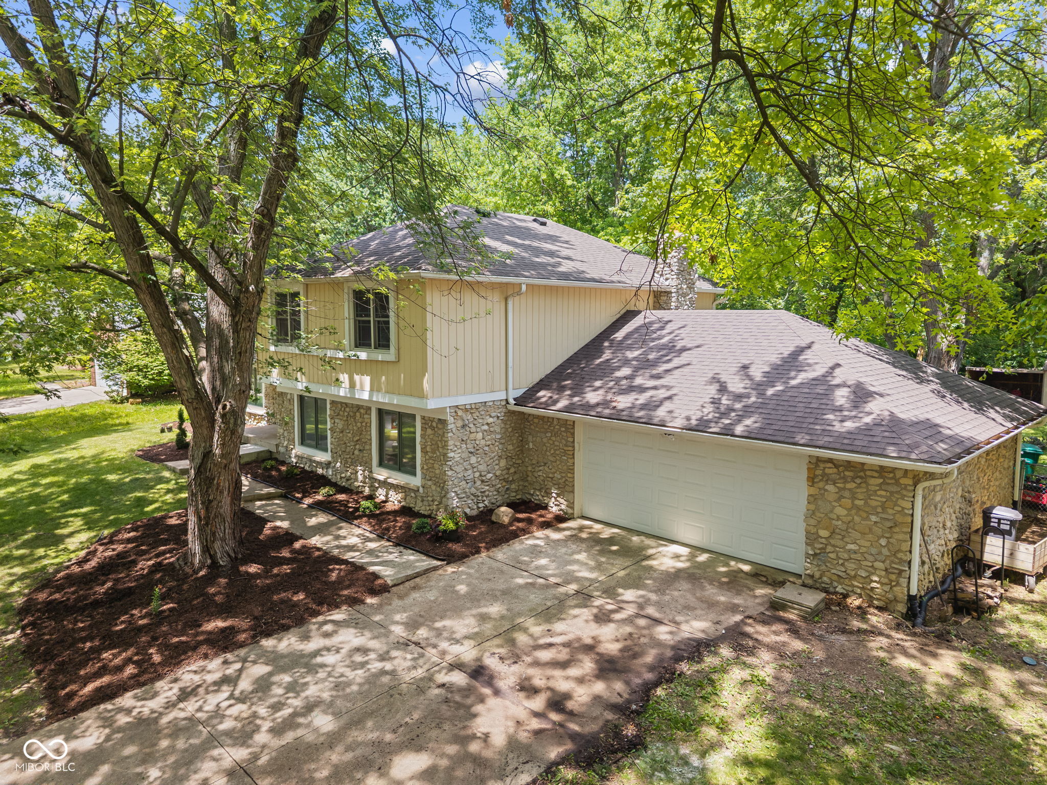 1930 Bechtel Road Indianapolis, IN 46260 - Photo 8 of 52