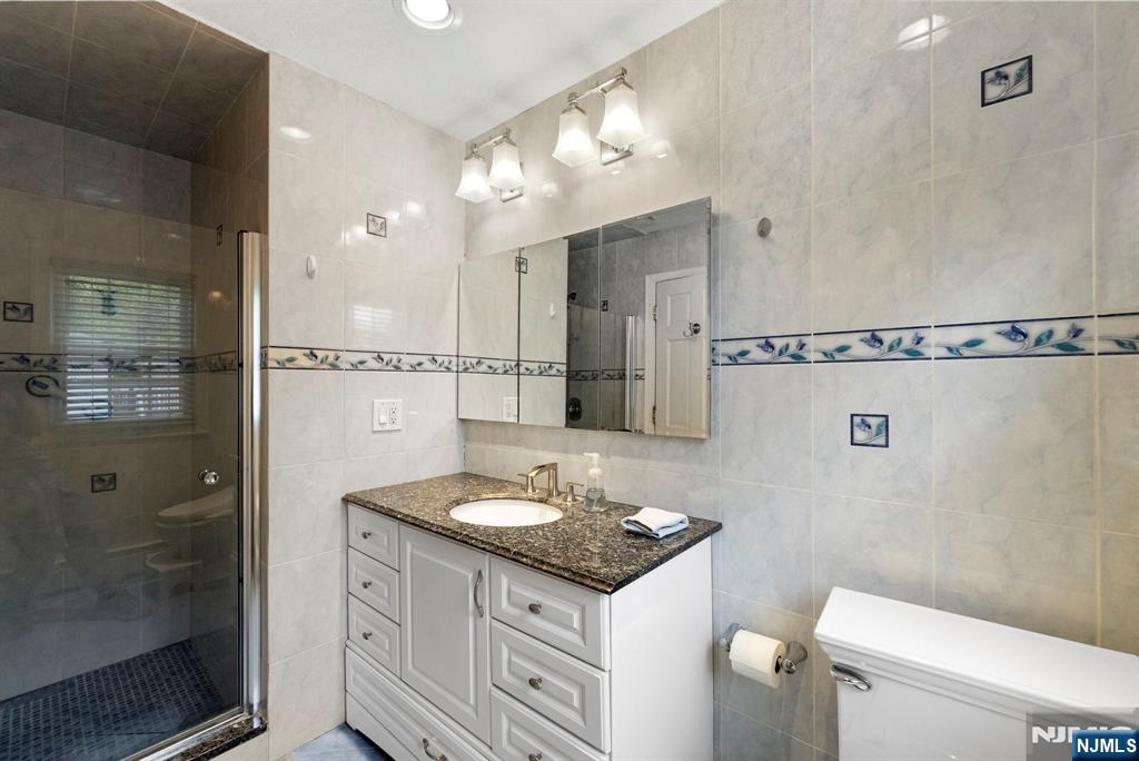 735 Linwood Avenue Ridgewood, NJ 07450 - Photo 31 of 46