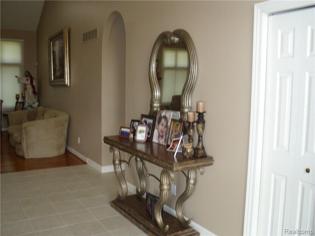 3303 Hazelton Avenue Rochester, MI 48307 - Photo 7 of 53 DSCI5628.JPG