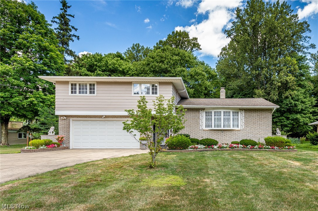 11671 Schreiber Road Valley View, OH 44125 - Photo 1 of 32 Gallery Image 1
