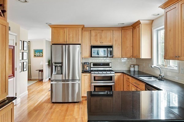 445 Highland Avenue Winchester, MA 01890 - Photo 7 of 39