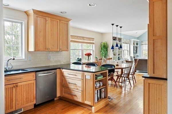 445 Highland Avenue Winchester, MA 01890 - Photo 9 of 39