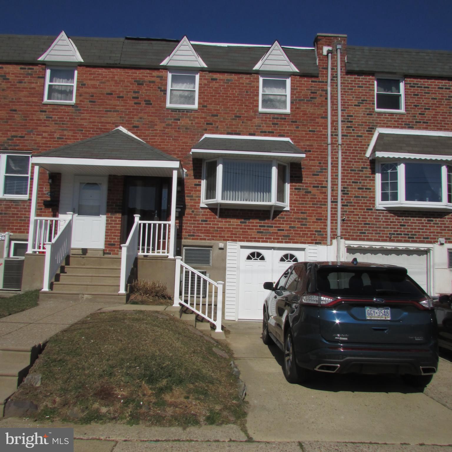 12530 Richton Road Philadelphia, PA 19154 - Photo 1 of 26 Richton Front Driveway