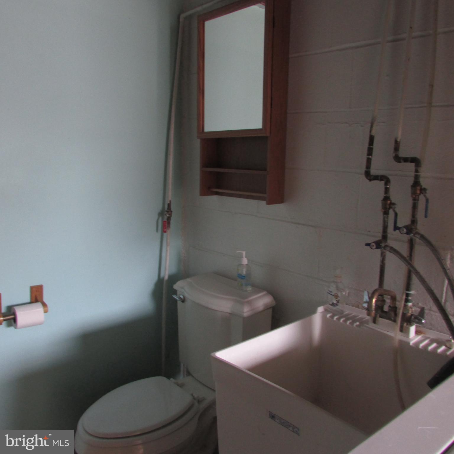 12530 Richton Road Philadelphia, PA 19154 - Photo 21 of 26 Powder Room
