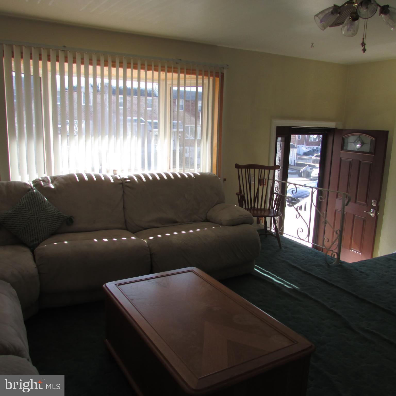 12530 Richton Road Philadelphia, PA 19154 - Photo 4 of 26 Living Room