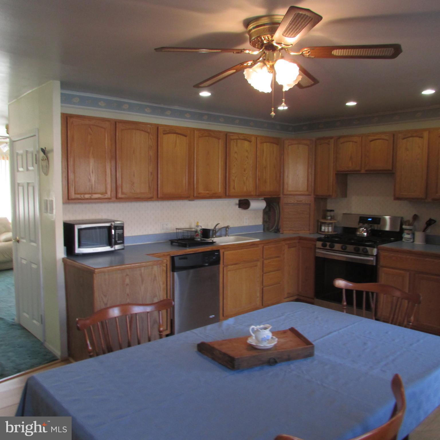 12530 Richton Road Philadelphia, PA 19154 - Photo 9 of 26 Plenty Of Cabinets