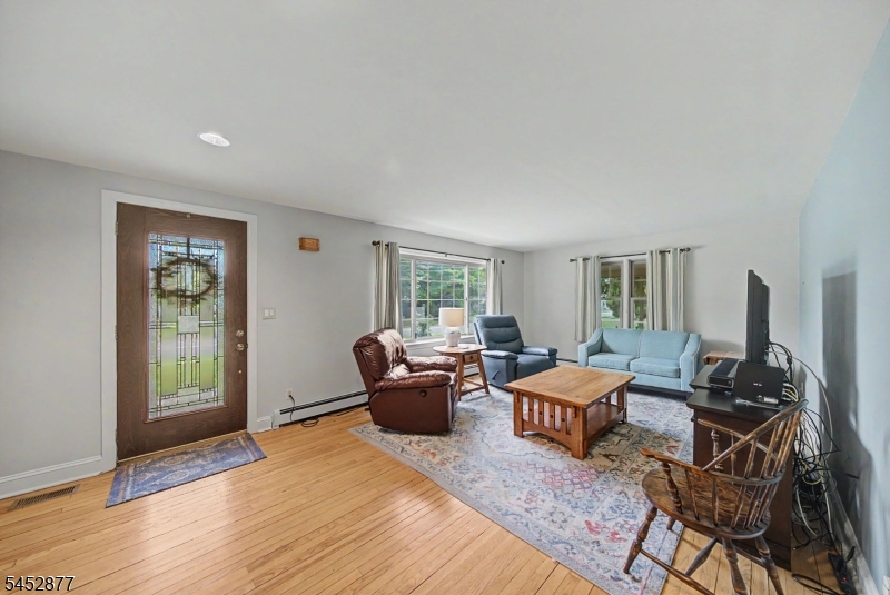 409 Ridge Road Dayton, NJ 08810 - Photo 5 of 36 Gallery Image 5
