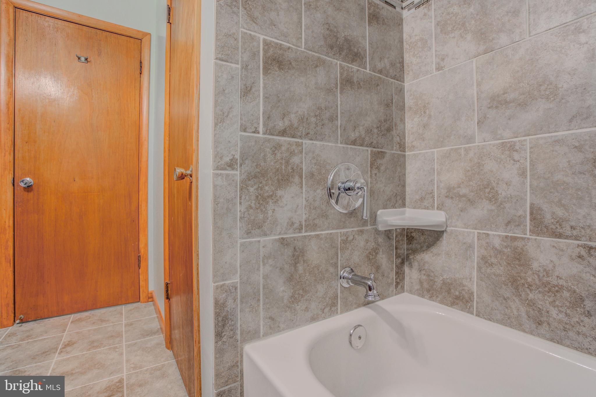 8065 Woodhaven Road Baltimore, MD 21237 - Photo 22 of 35