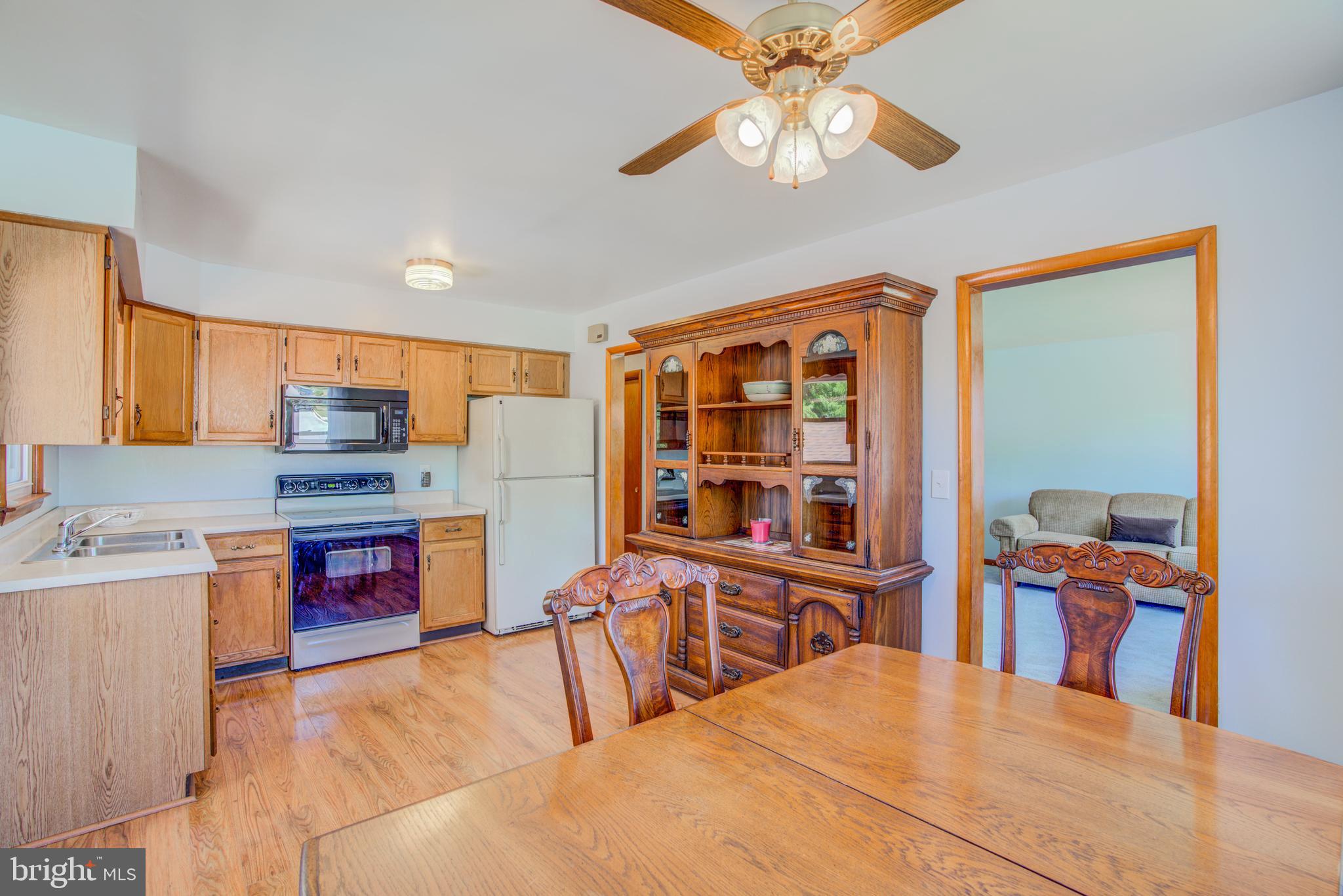 8065 Woodhaven Road Baltimore, MD 21237 - Photo 9 of 35