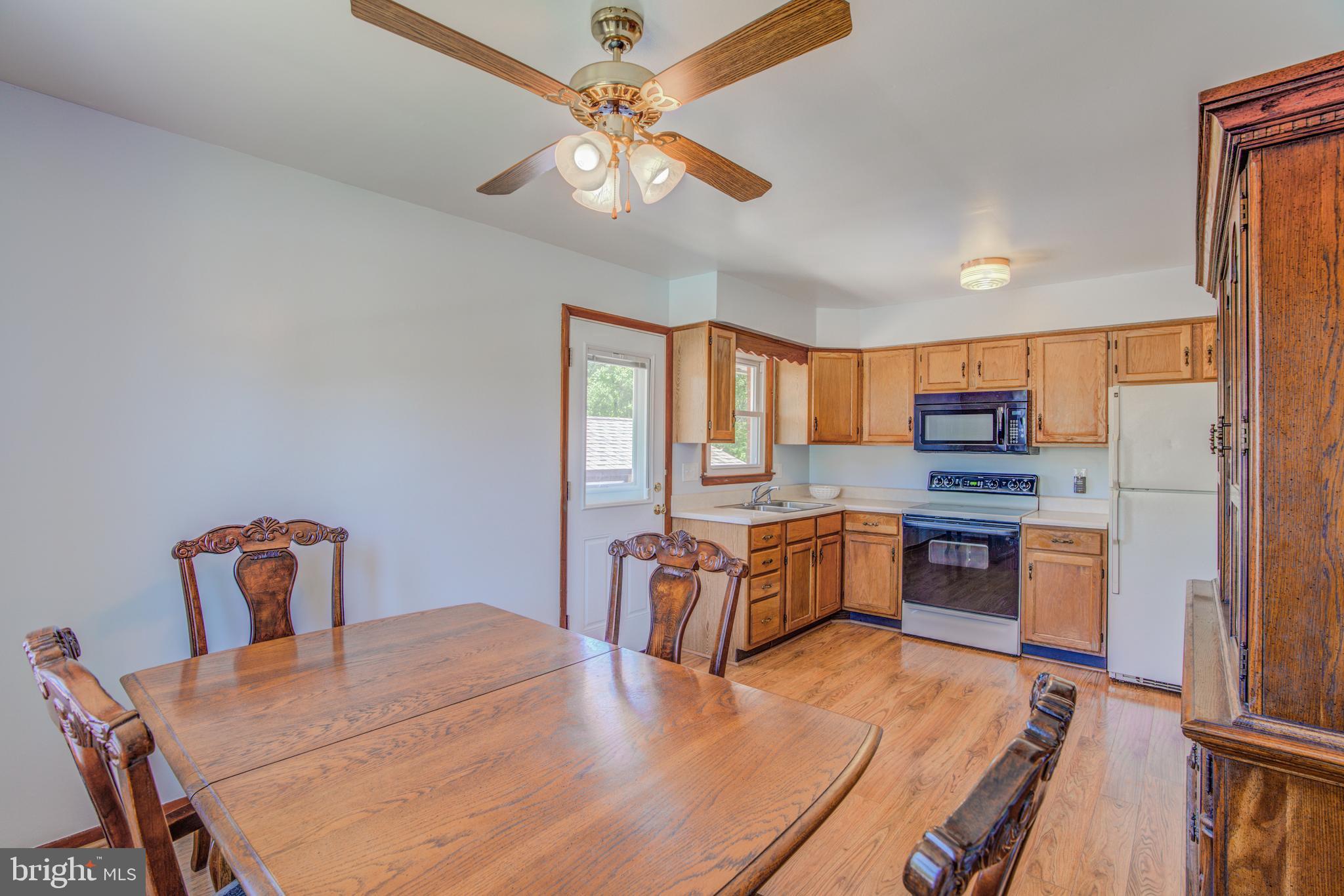 8065 Woodhaven Road Baltimore, MD 21237 - Photo 10 of 35