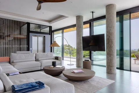 $6,800,000 | 0 8g99 Hr Las Terrenas, Dominican Republic, FL 00000
