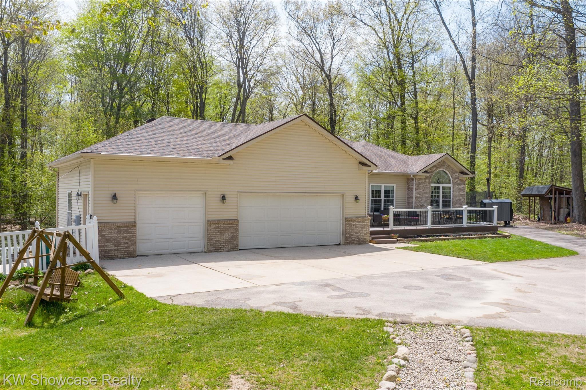 11041 Hensell Road Holly, MI 48442 - Photo 7 of 62 Exteriors (4 of 17).jpg