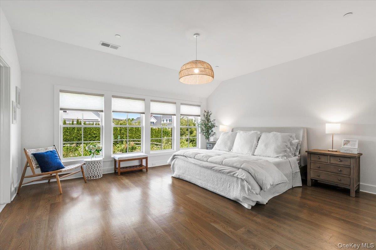3 Jasmine Lane Rye Brook, NY 10573 - Photo 11 of 31 Light filled, wood floor, spacious primary bedroom w/En-Suite and custom fitted closet