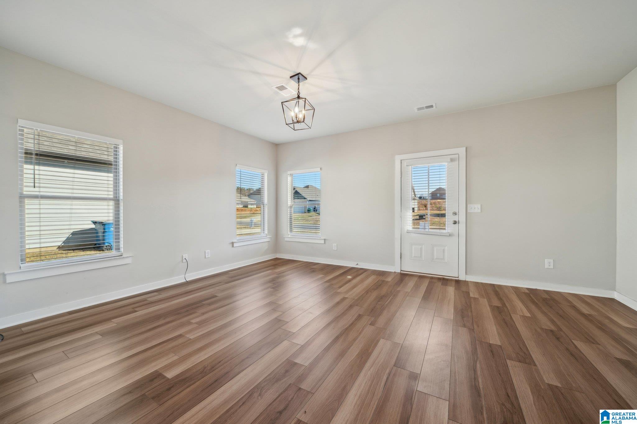 290 Ridgeview Circle Jemison, AL 35085 - Photo 6 of 39