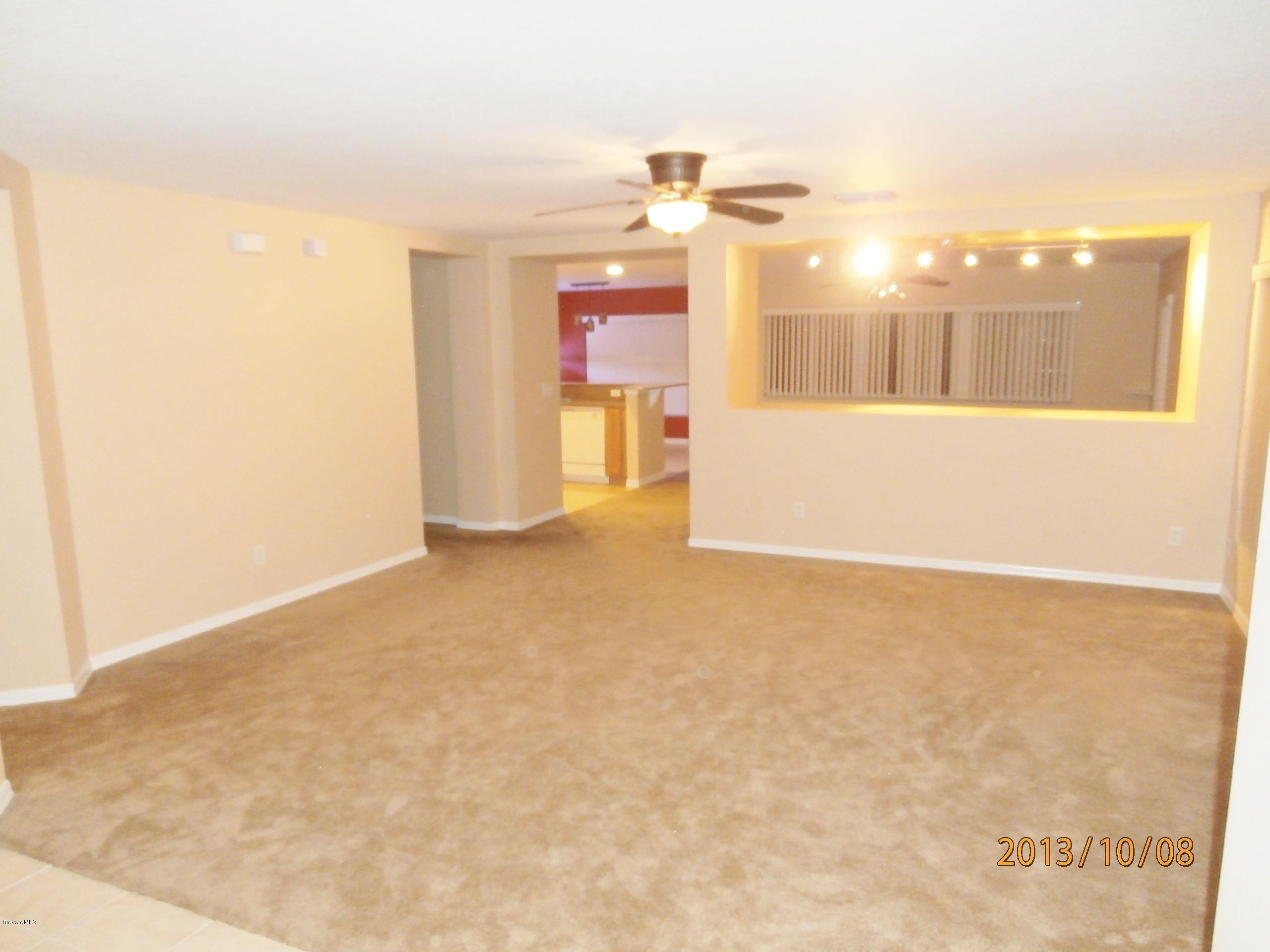 196 Scotch Street Southwest Palm Bay, FL 32908 - Photo 7 of 24 Scotch walk in