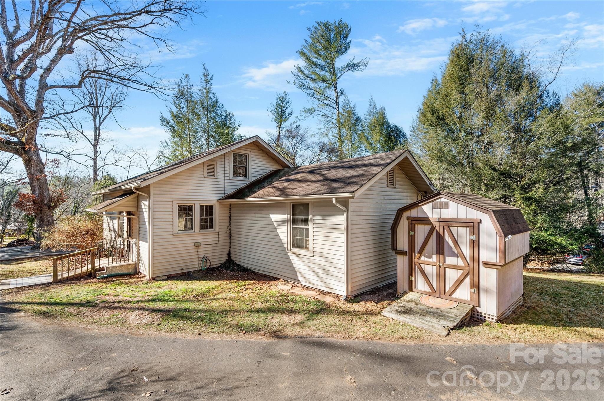 226 School Road Asheville, NC 28806 - Photo 3 of 22 Gallery Image 3