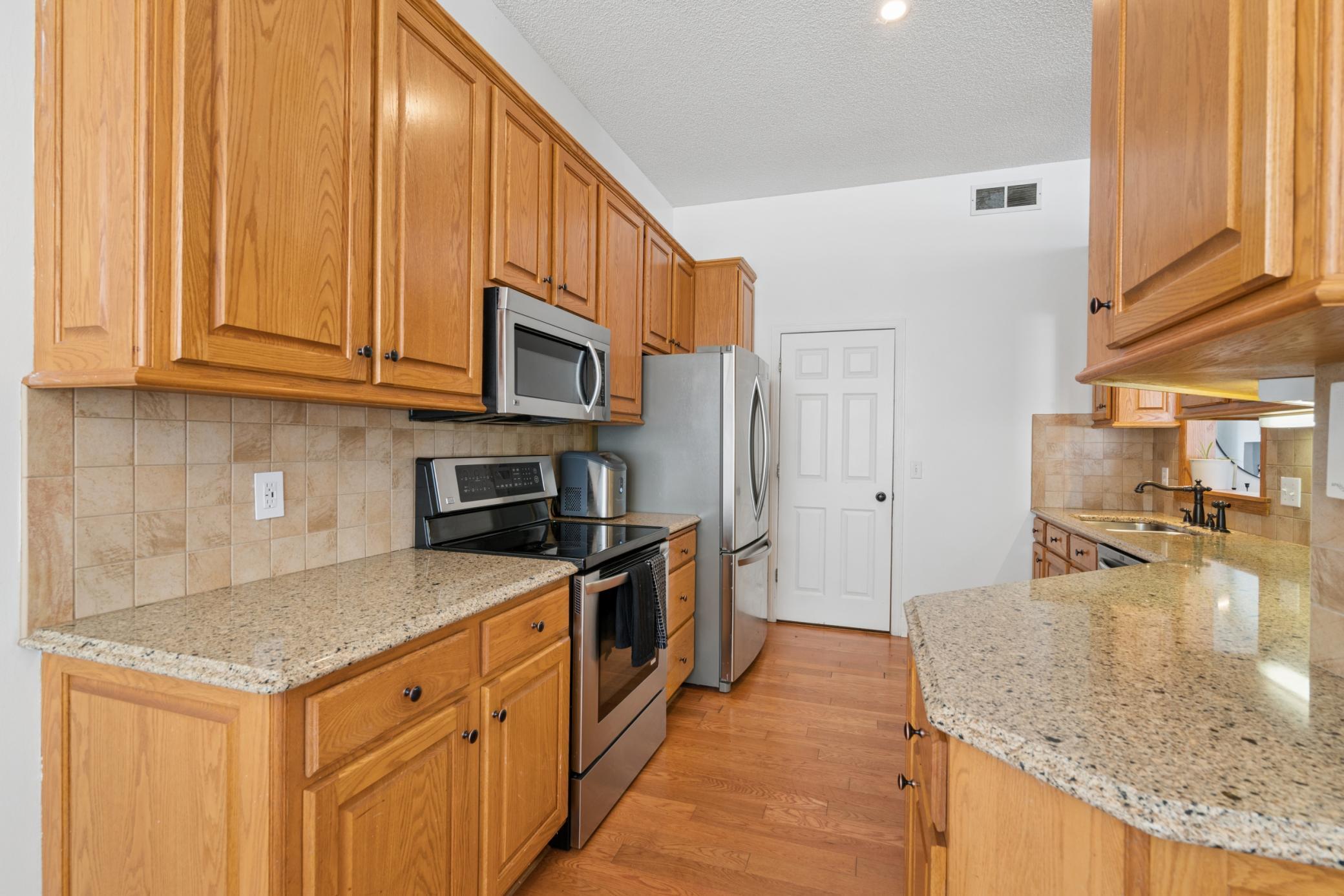 15081 December Way Rosemount, MN 55068 - Photo 11 of 37